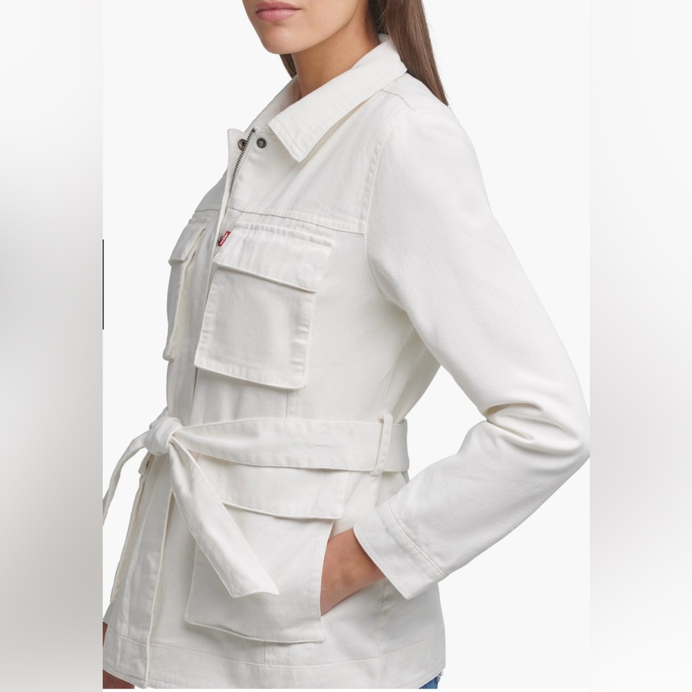 Levi's White Belted Safari Denim Jacket (lighter denim) size Medium
